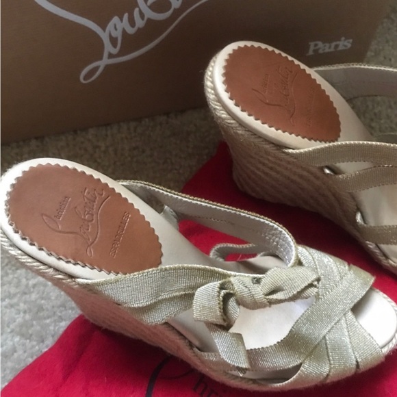 Red bottoms - Picture 2 of 6